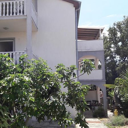 Apartments Malinska-Kajkic エクステリア 写真