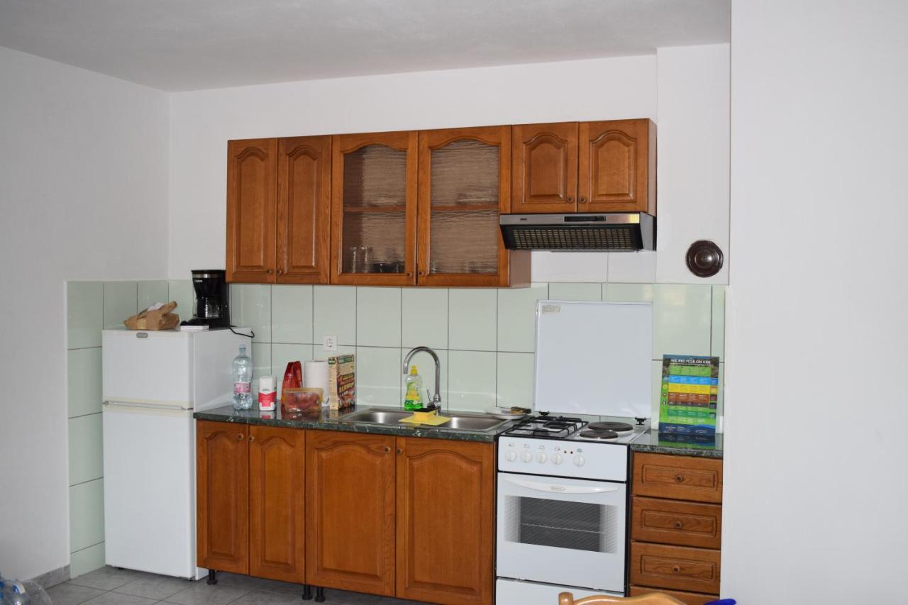 Apartments Malinska-Kajkic エクステリア 写真